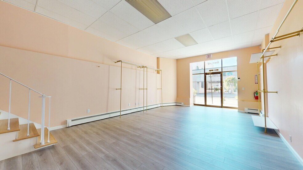 More Photos Of 42 W Main St, Riverhead Storefront Retail Office For Lease