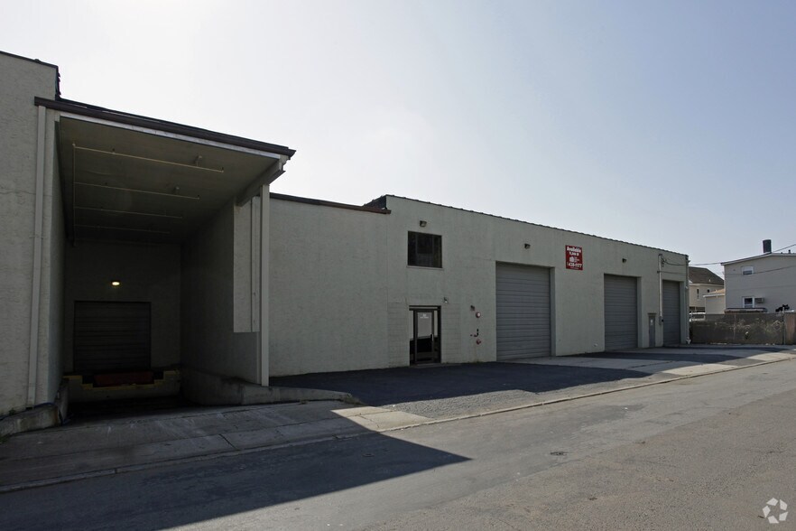 Primary Photo Of 213 King St, Hackensack Warehouse For Lease