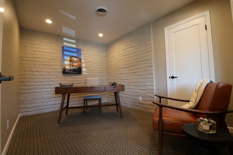 More Photos Of 501 E Washington St, Petaluma Office For Sale