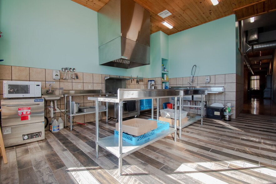 More Photos Of 322 E Don Tyler Ave, Dewey Storefront For Sale