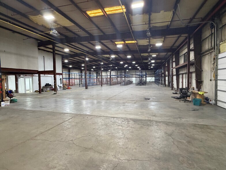 More Photos Of 7501 E Front St, Kansas City Warehouse For Sale