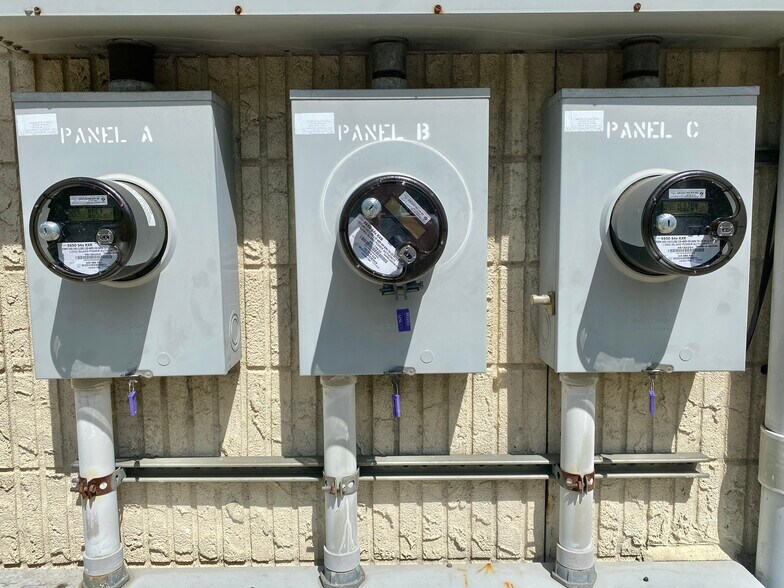 More Photos Of 6133 Jericho Tpke, Commack Storefront For Lease