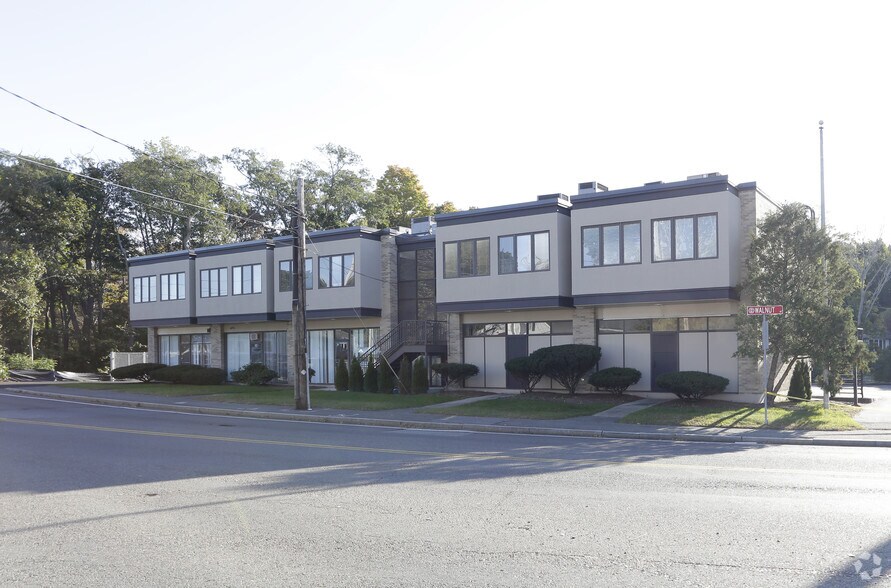 More Photos Of 92-94 Walnut St, Saugus Office For Sale