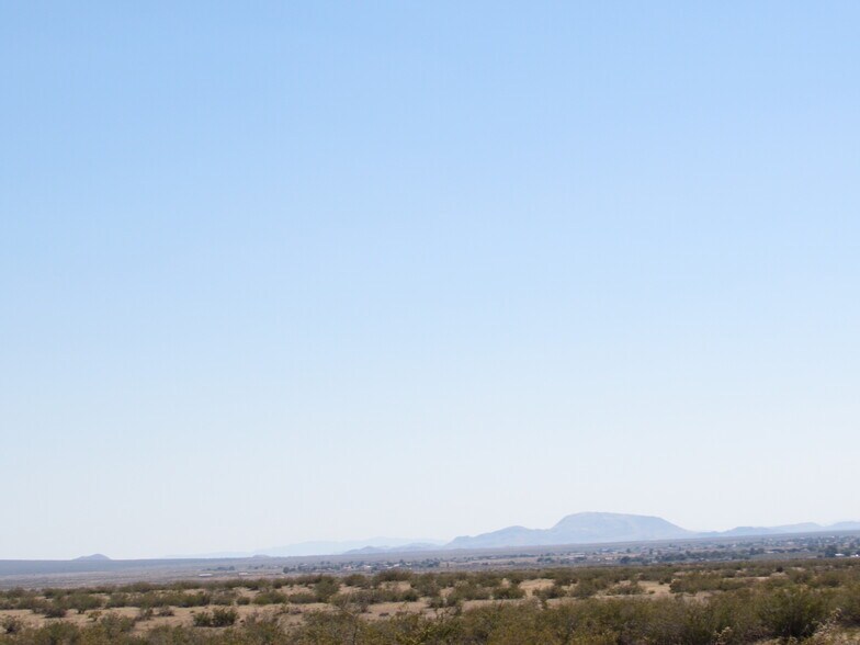 More Photos Of 227-071-05-00-6 Lindbergh Blvd, California City Land For Sale
