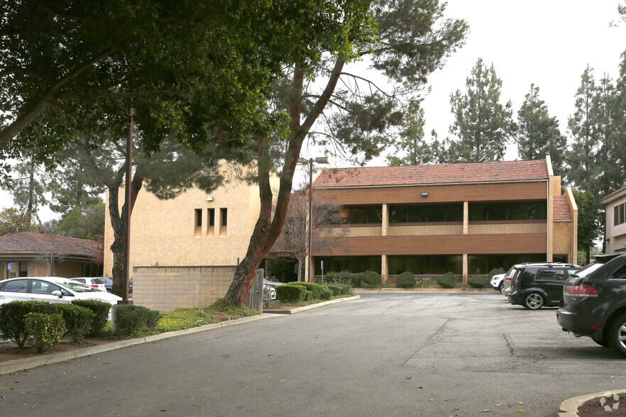 More Photos Of 5015 Canyon Crest Dr, Riverside Medical For Lease