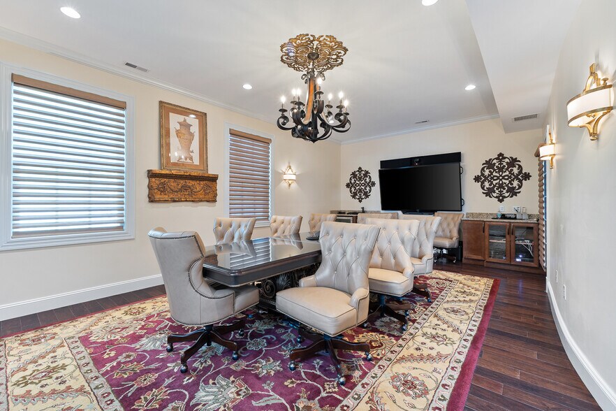 More Photos Of 3139 16th Street Rd, Huntington Medical For Sale