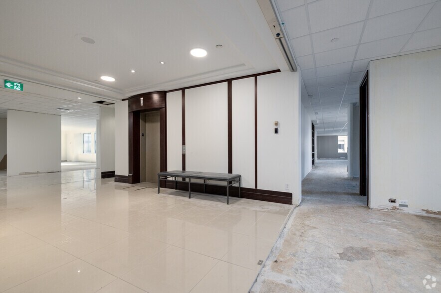 More Photos Of 1555 Rue Peel, Montréal Office For Lease