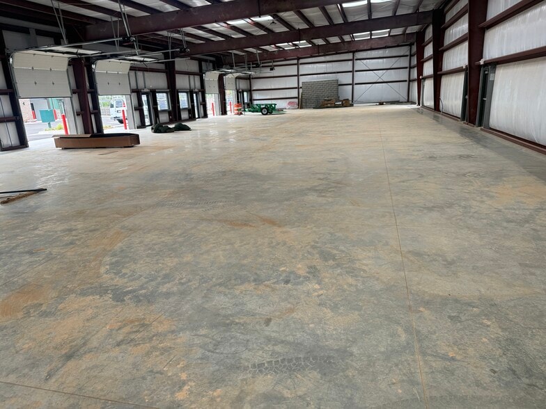 More Photos Of 1814 E Centerton Blvd, Bentonville Light Manufacturing For Lease