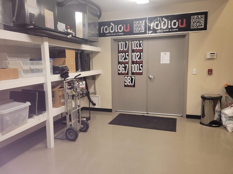 More Photos Of 116 County Line Rd W, Westerville Loft Creative Space For Sale