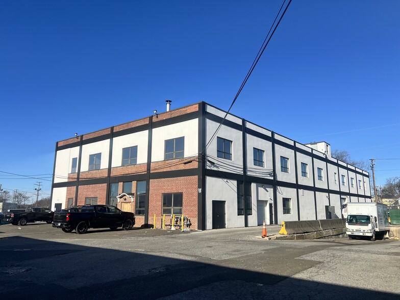 Primary Photo Of 375 Fairfield Ave, Stamford Warehouse For Lease