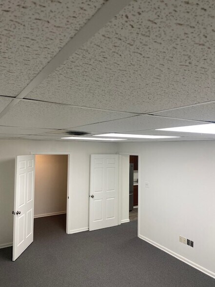 More Photos Of 4216 Evergreen Ln, Annandale Medical For Sale