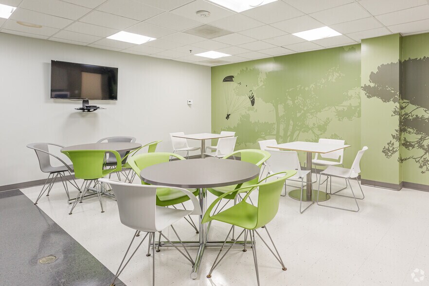 More Photos Of 11011 N Torrey Pines Rd, La Jolla Research And Development For Lease