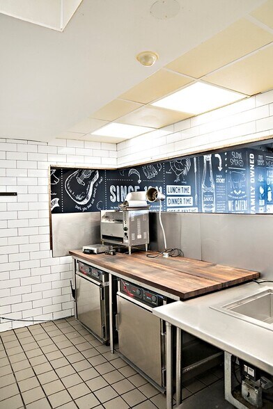 More Photos Of 220 S Palestine St, Athens Restaurant For Sale