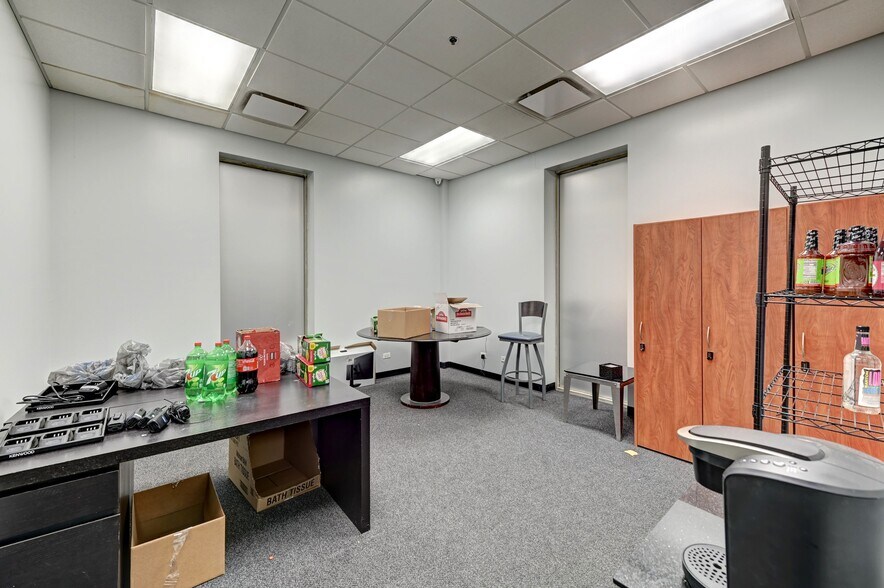 More Photos Of 5555 70th Pl, Bedford Park Freestanding For Sale