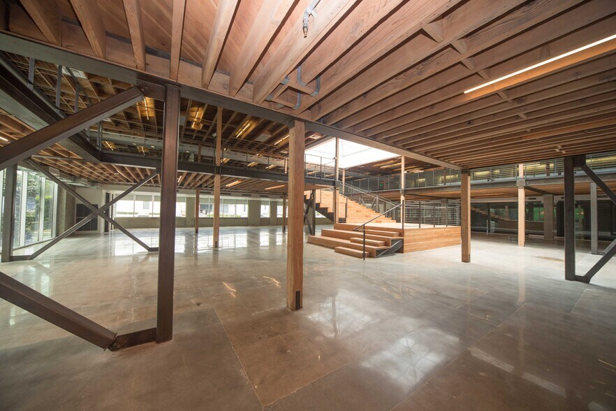 More Photos Of 5870 W Jefferson Blvd, Los Angeles Unknown For Lease