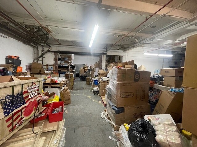 More Photos Of 18 Bay St, Brooklyn Light Manufacturing For Lease