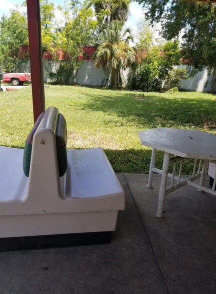 More Photos Of 330 Madison Ave, Daytona Beach Bar For Sale