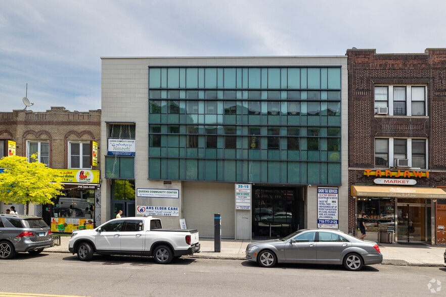More Photos Of 25-15 Steinway St, Astoria Medical For Lease