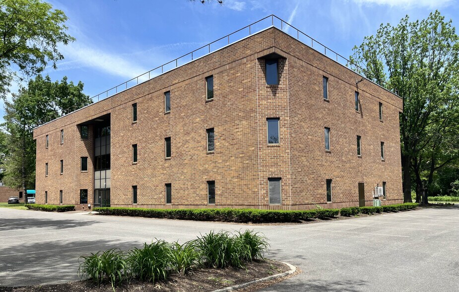 More Photos Of 2 Computer Dr W, Albany Unknown For Lease