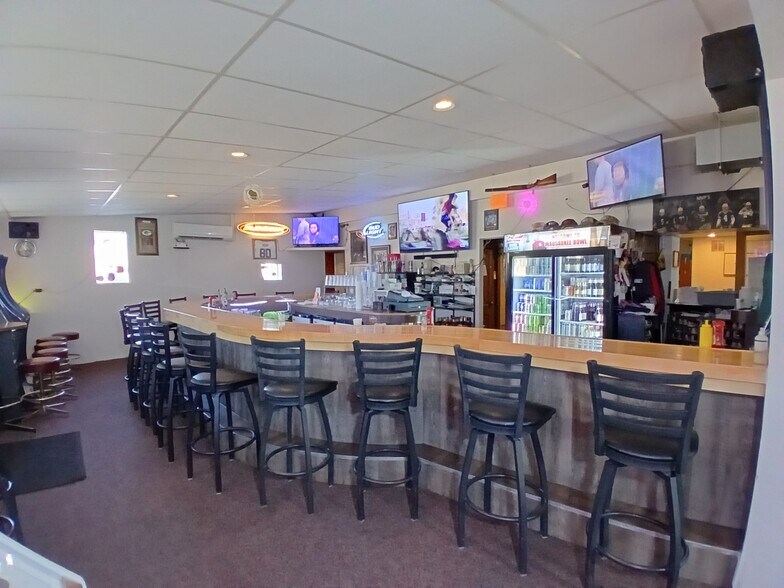 More Photos Of 326 Main St, Wausaukee Bowling Alley For Sale