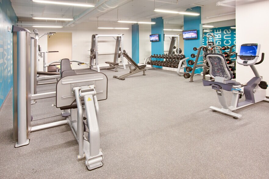 More Photos Of 2300 N St NW, Washington Office For Lease