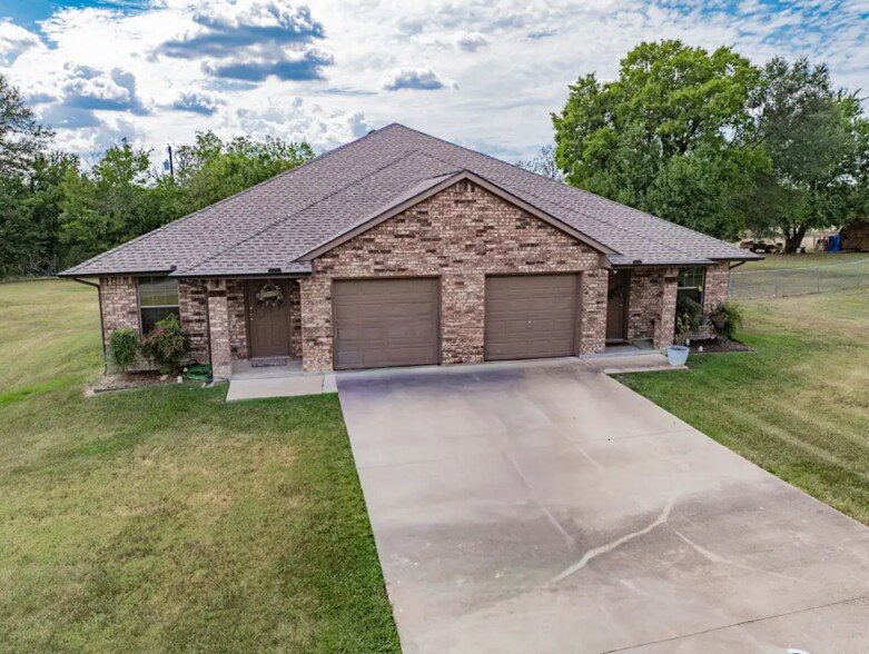 More Photos Of 26 Duplex Portfolio, Commerce Apartments For Sale