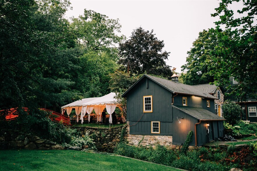 More Photos Of 967 McAfee Glenwood Rd, Glenwood Hotel For Sale