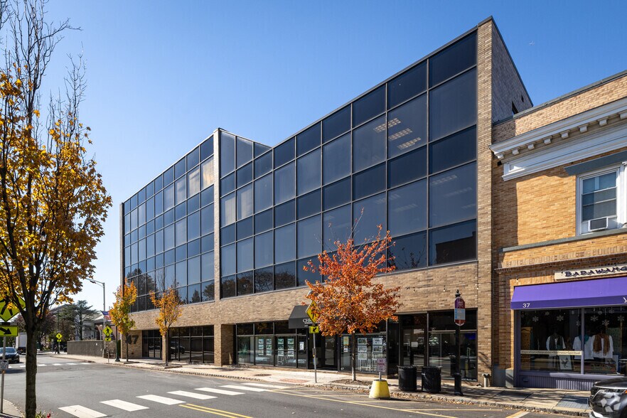 More Photos Of 47 Maple St, Summit Office For Lease