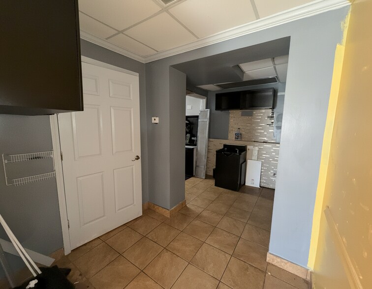 More Photos Of 1190 Fairburn Rd SW, Atlanta Freestanding For Lease