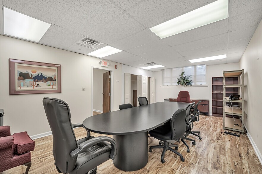 More Photos Of 815 Greenwood Ave, Jenkintown Medical For Sale