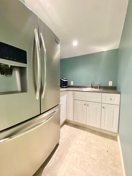 More Photos Of 8329 Delaware Ave, Upper Darby Service For Sale