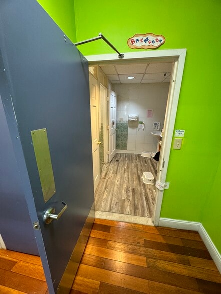 More Photos Of 2258-2260 Third Ave, New York Office Residential For Lease