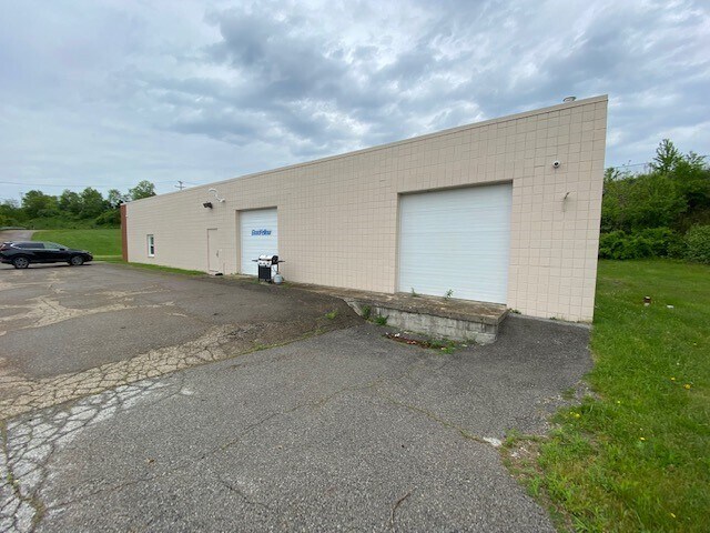 More Photos Of 125 Hookstown Grade Rd, Coraopolis Flex For Lease