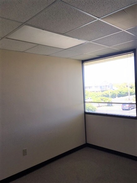 More Photos Of 320 Salter Path Rd, Pine Knoll Shores Medical For Lease