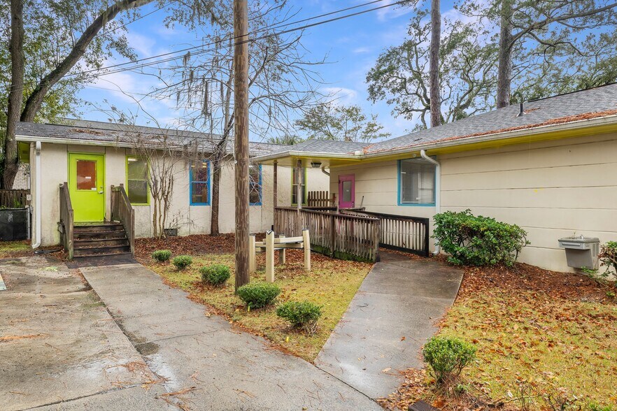 More Photos Of 204 Tibet Ave, Savannah Daycare Center For Sale