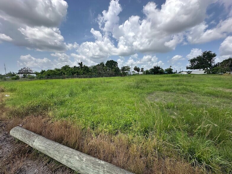 More Photos Of 1602 S Combee Rd, Lakeland Land For Lease