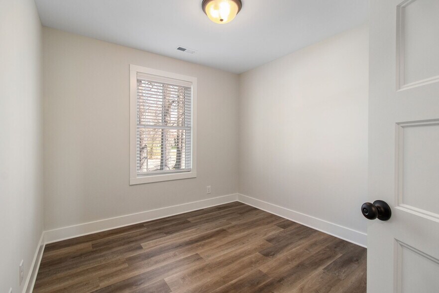 More Photos Of 160 Excell Rd, Clarksville Apartments For Sale