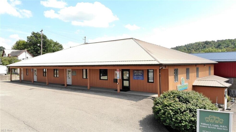 More Photos Of 151 S Kennebec Ave, Mcconnelsville Office For Lease