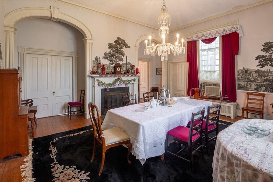More Photos Of 850 Kinderton Rd, Clarksville Hospitality For Sale