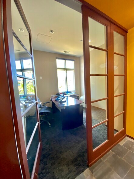 More Photos Of 1005 S 76th Ave, Omaha Medical For Lease