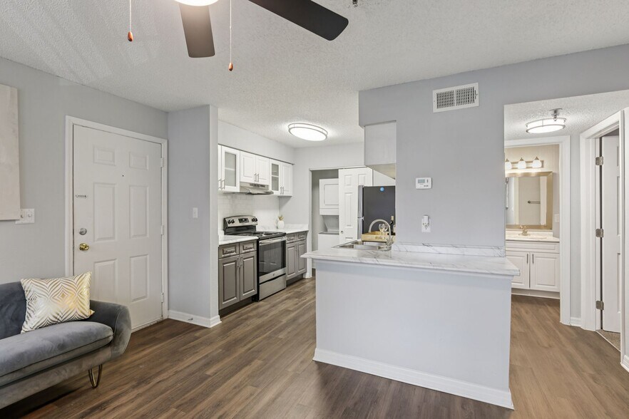 More Photos Of 4610 N Armenia Ave, Tampa Apartments For Sale