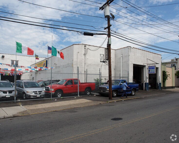 More Photos Of , Newark Unknown For Sale