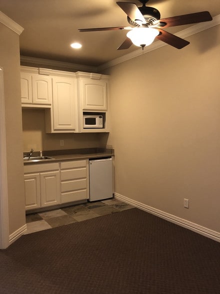 More Photos Of 1400 W Mayfield Rd, Arlington Loft Creative Space For Lease