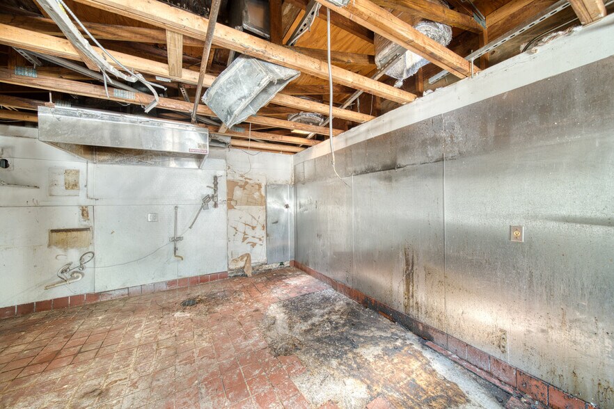 More Photos Of 601 NW 22nd Rd, Fort Lauderdale Restaurant For Sale