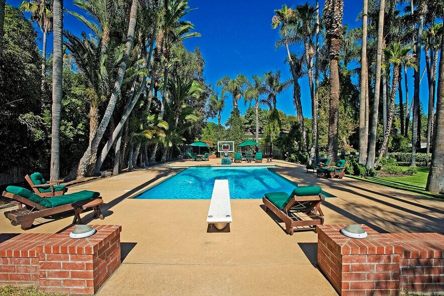 More Photos Of 17545 Parthenia St, Sherwood Forest Rehabilitation Center For Sale