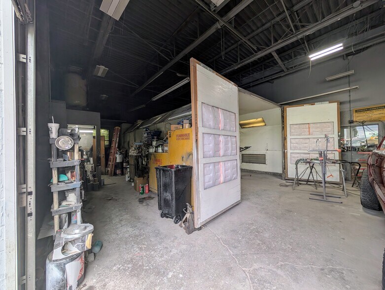 More Photos Of 7086 Southeastern Ave, Indianapolis Flex For Sale