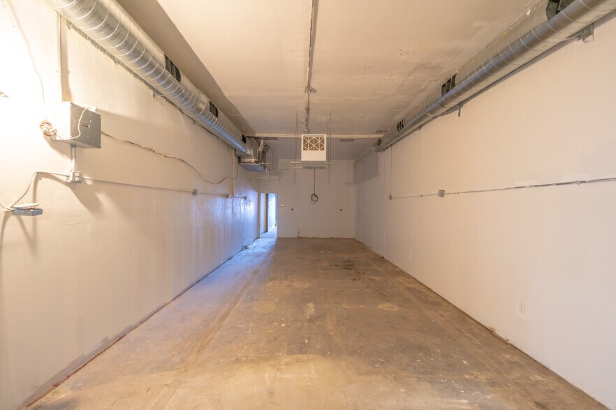 More Photos Of 14104-14108 Pioneer Blvd, Norwalk Storefront For Sale