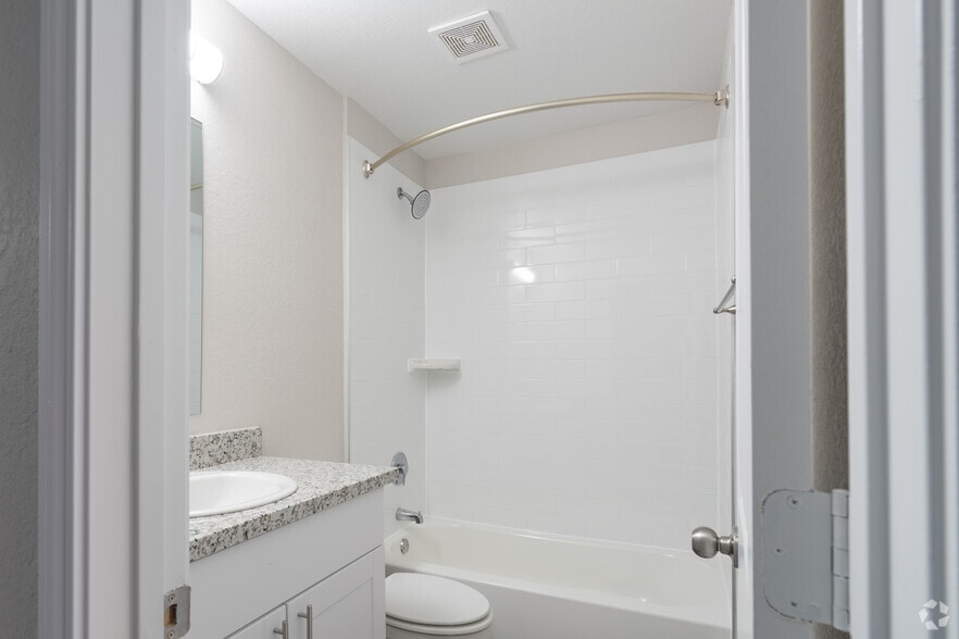 More Photos Of 1600 Avenue M, South Houston Apartments For Sale