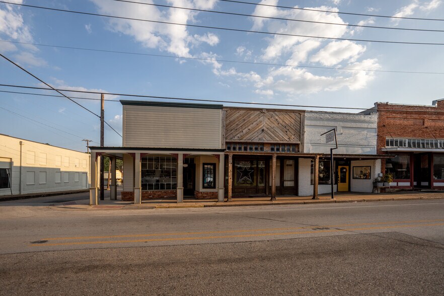 Primary Photo Of 519 E Goliad Ave, Crockett Storefront For Sale