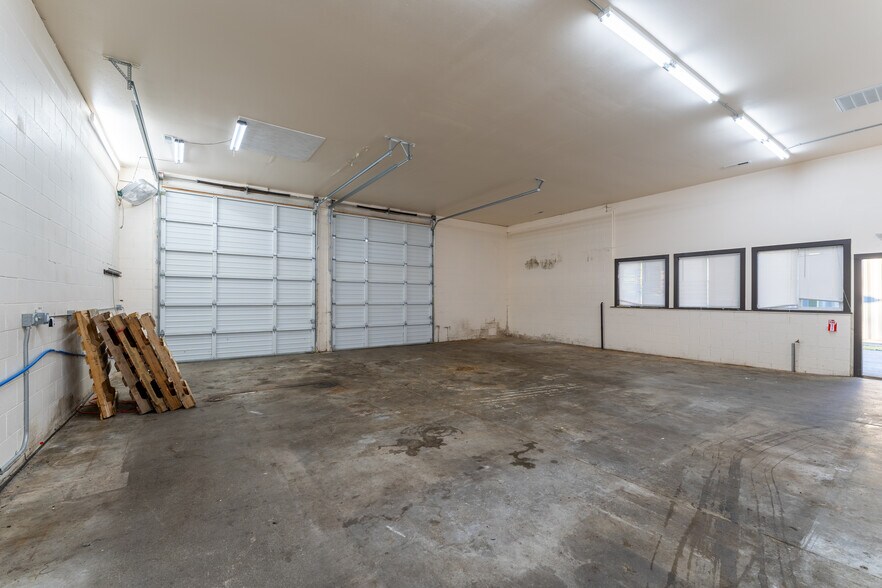 More Photos Of 292 State Highway 505, Winlock Flex For Lease